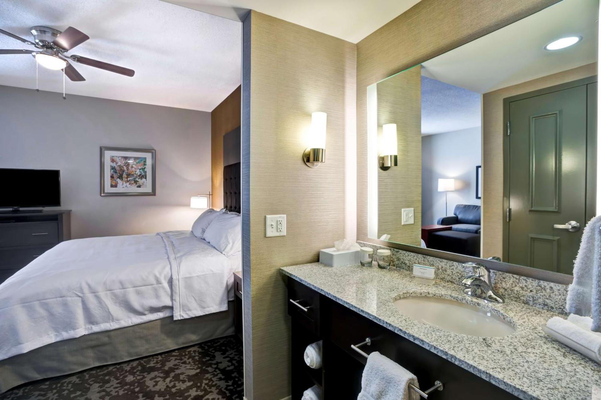 Homewood Suites By Hilton Кристиансбърг Екстериор снимка